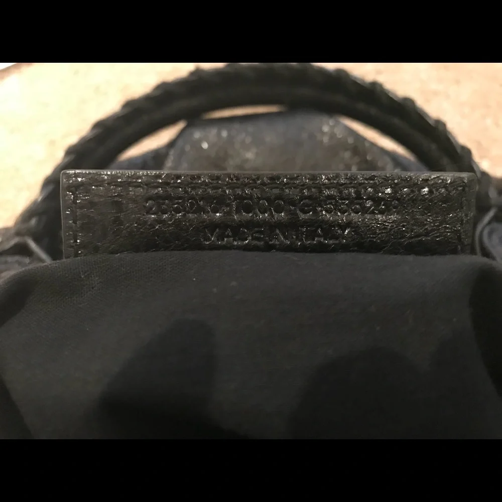 Blaenciaga Classic Velo Crossbody Bag - Picture 4 of 7